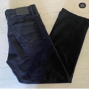 Black mom jeans 😎